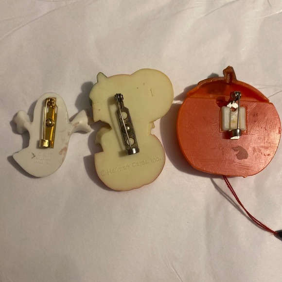 5x Vintage Brooch Pin Halloween Pumpkin Witch Ghost Pull‎ String Boo Hallmark - Picture 9 of 10